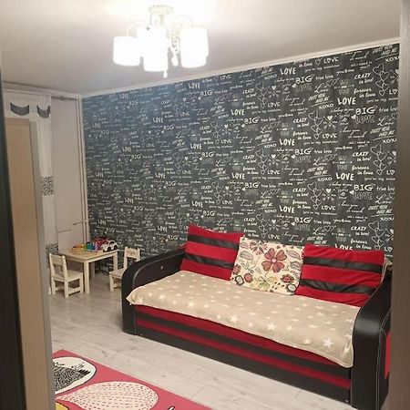 Private Room Near 3 Min Metrou Crangasi, 40 M2 Bucharest Luaran gambar